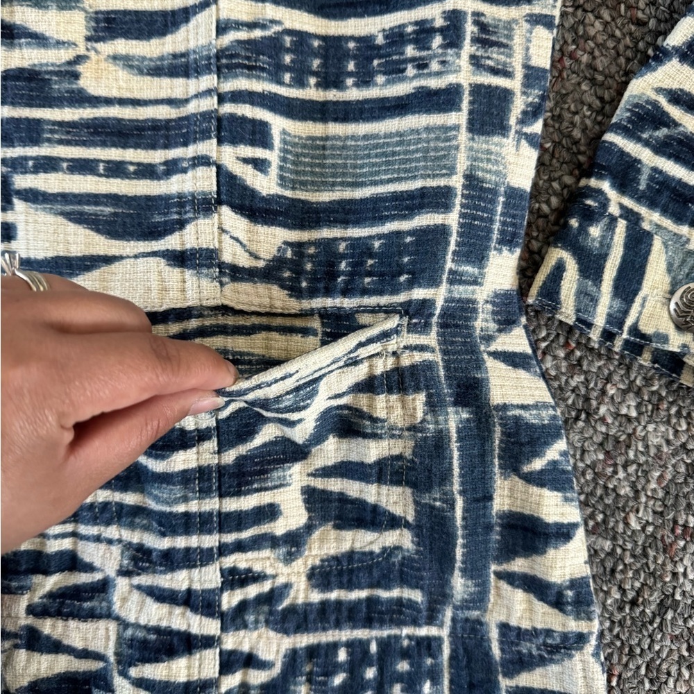 Chico's Cabazon Ddornment Indigo Blue and Cream Abstract Jacket Size 2 Baggy Wmn - Picture 7 of 9